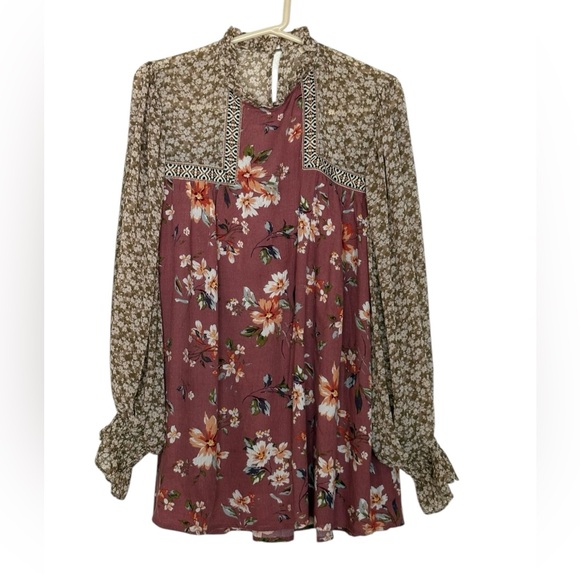 JODIFL Tops - JODIFL Women’s Top Size M